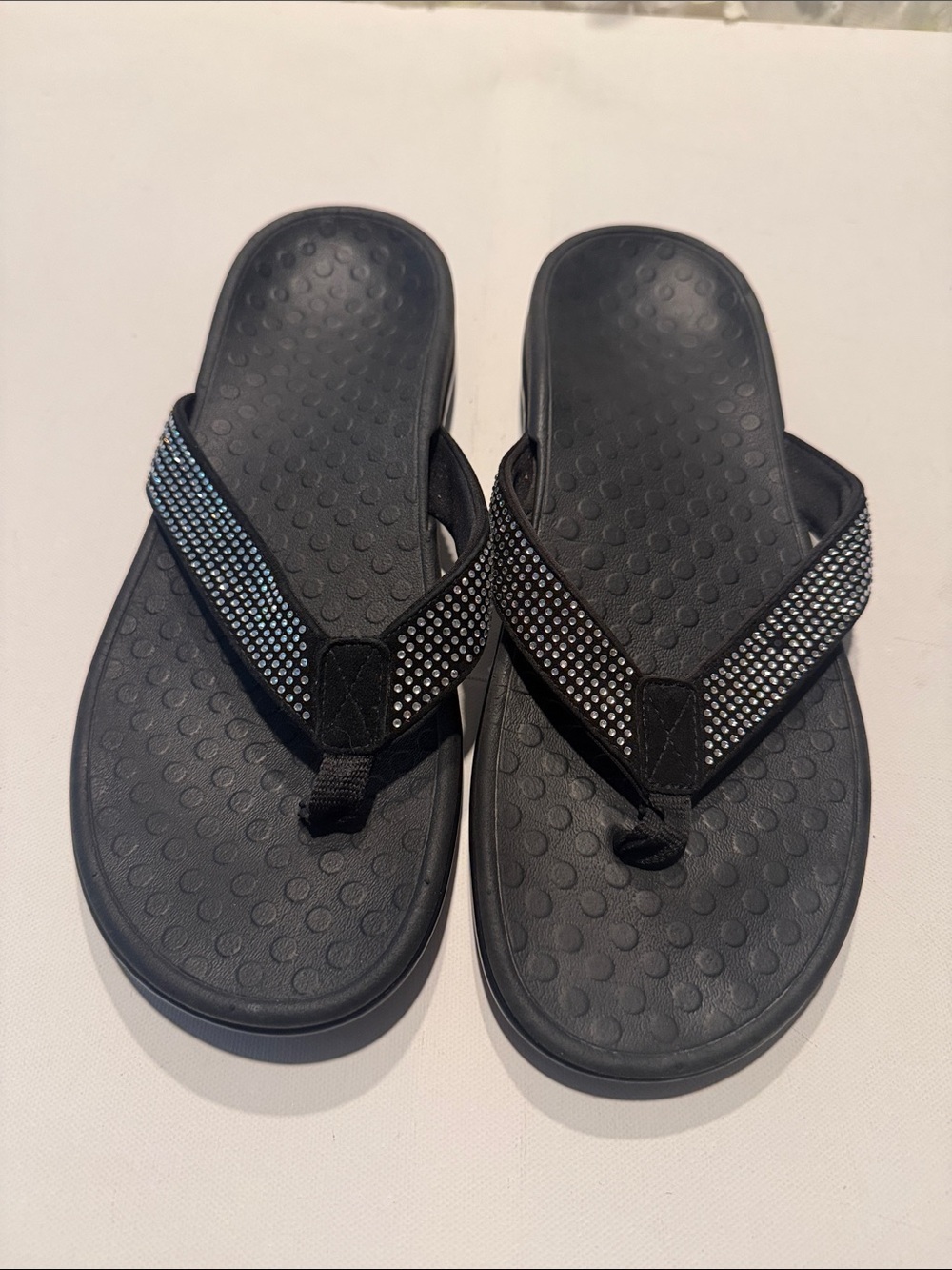 Vionic Black Rhinestone Flip Flop Sandals